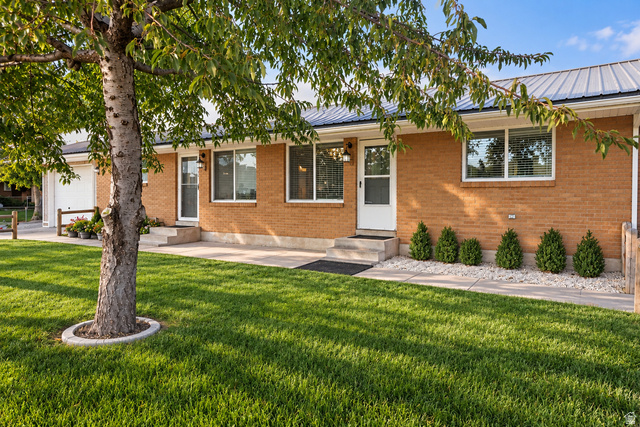 85 S 400 E
                     MLS #2183745