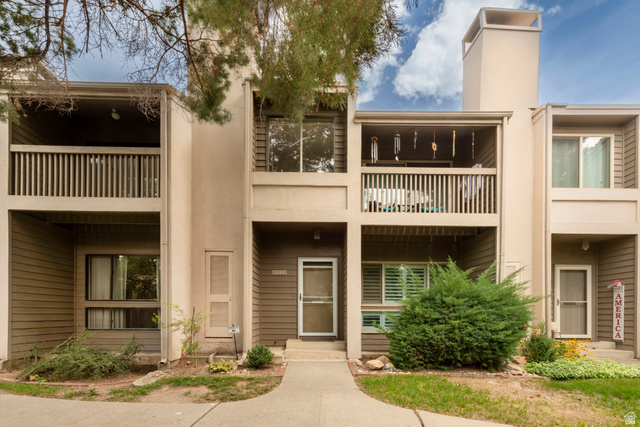 5686 S Park Pl
                     MLS #2183848