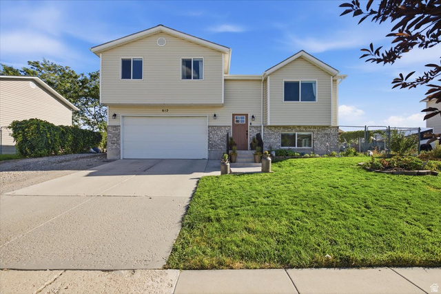 612 E Barbed Wire Dr
                     MLS #2183905