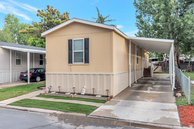 Main photo for 889 W Storm Mountain Dr