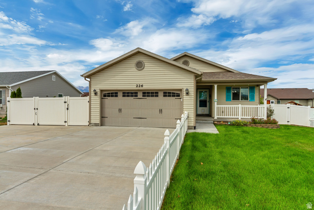 226 S East Ranch Rd
                     MLS #2184004