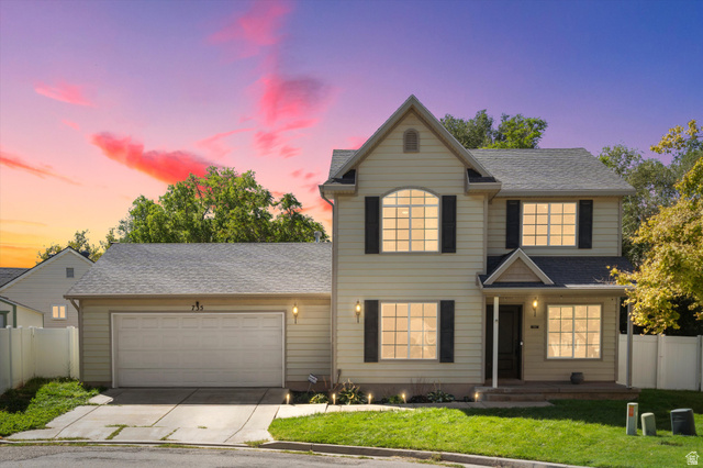 735 E Cahoon St
                     MLS #2184039