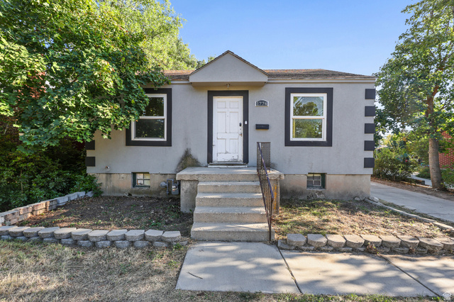 1774 E Ramona Ave
                     MLS #2184072