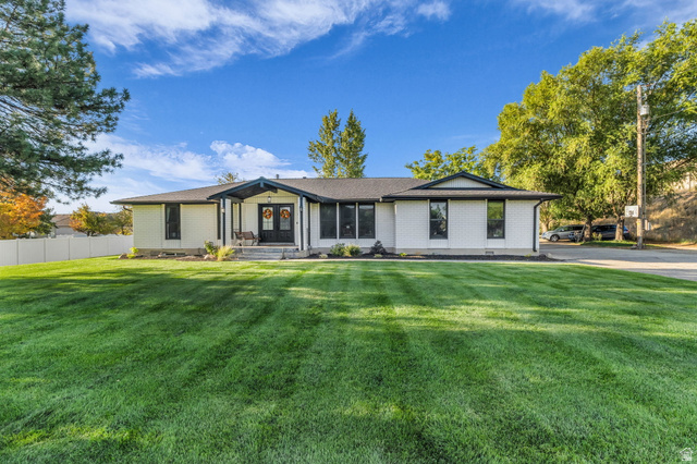 3883 W Myers Ln
                     MLS #2184236