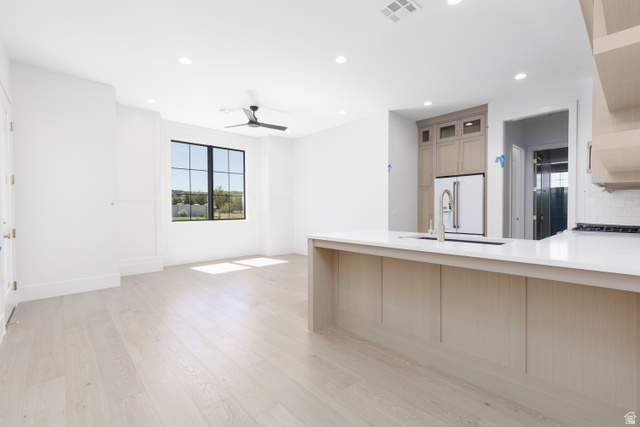 Listing image 129