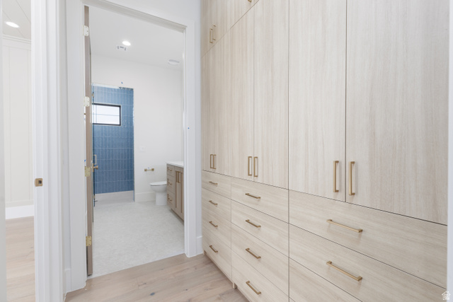 Listing image 132