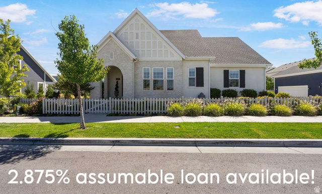 6373 W Moon Valley Dr.
                     MLS #2184505