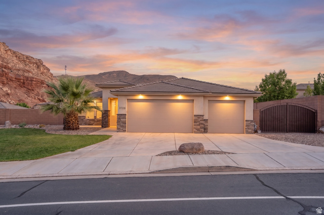 3726 E Desert Canyons Pkwy
                     MLS #2184595