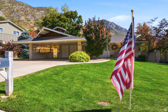 3298  Cherokee Ln
                     MLS #2184728