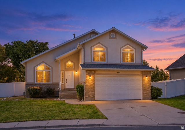 689  Riverwalk Dr
                     MLS #2184889