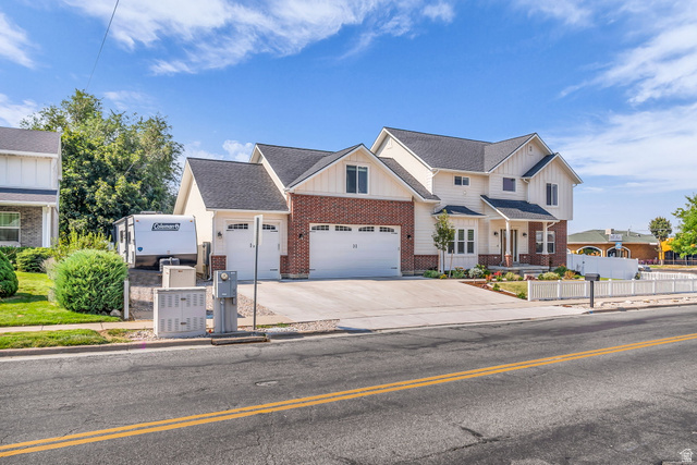 410 E Pages Ln
                     MLS #2185074