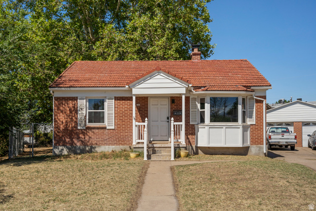 121 ROSS DR, Clearfield UT 84015