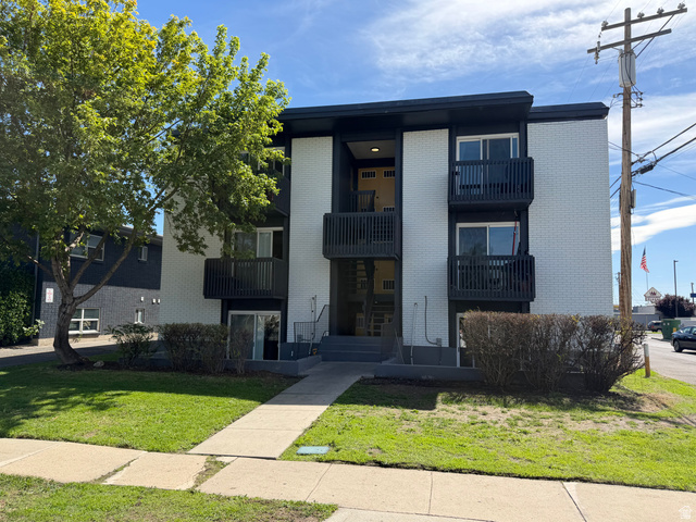 120 E Utopia Ave
                     MLS #2185184