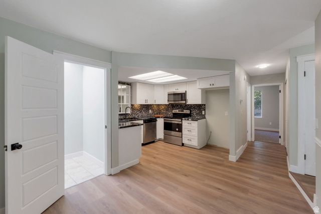 1384 W Countrywood Ln, West Jordan, UT 84088, photo 6