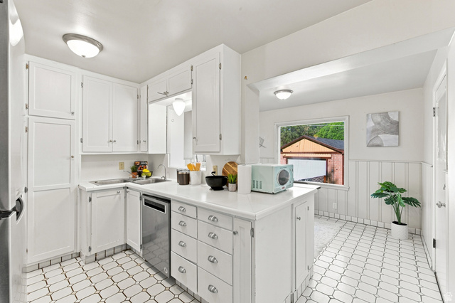 1418 S Utahna Dr, Salt Lake City, UT 84104, photo 10