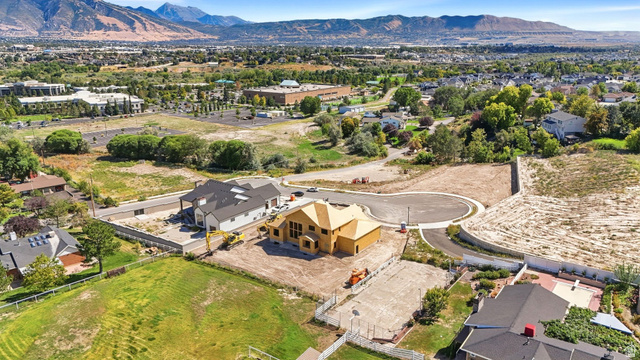 1085 W Kings Landing Ct ##6, South Jordan, UT 84095