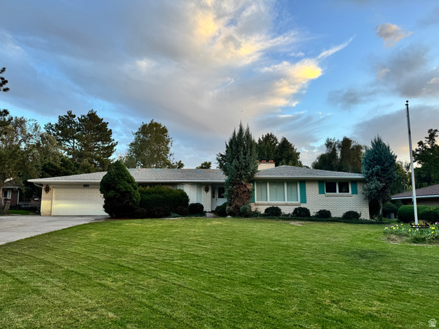 2132 E Applewood Ave 9
