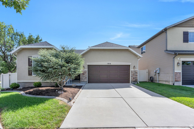 1016 N Skipton Dr
                     MLS #2185499