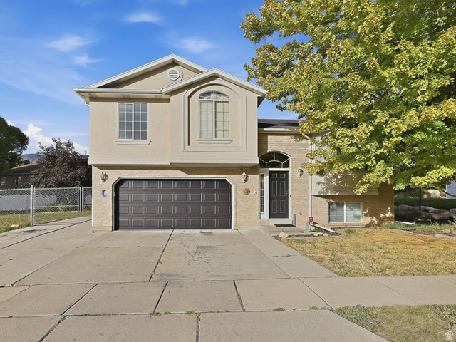 1028 E Canfield Dr
                     MLS #2185519