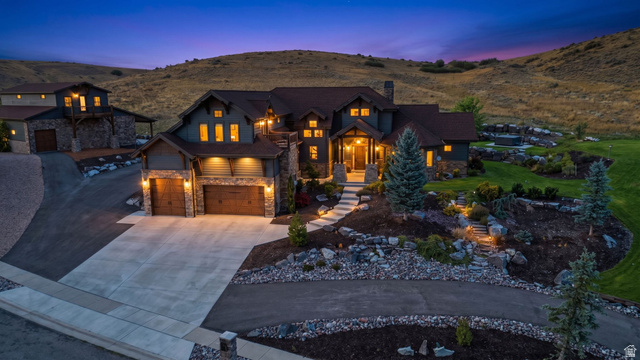 1956  Patterson Dr
                     MLS #2185569