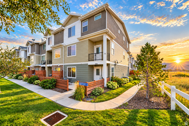 11038 S Harvest Pointe Dr
                     MLS #2185589