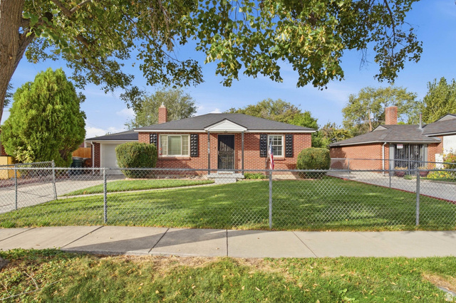 1142 S Redwood Dr
                     MLS #2185766