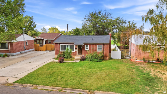271  Jackson Ave
                     MLS #2185800