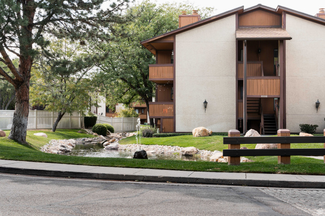 6886 S COUNTRYWOODS CIR #1D, Midvale UT 84047