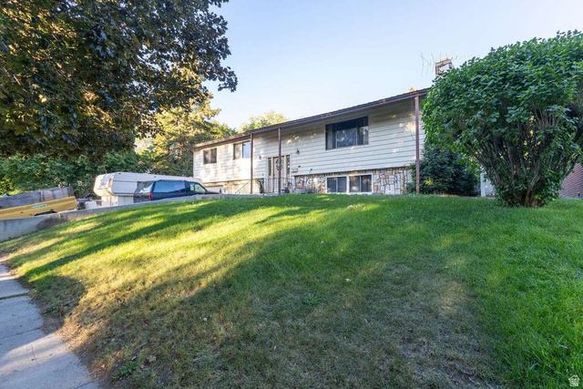 Main photo for 152 N Main St