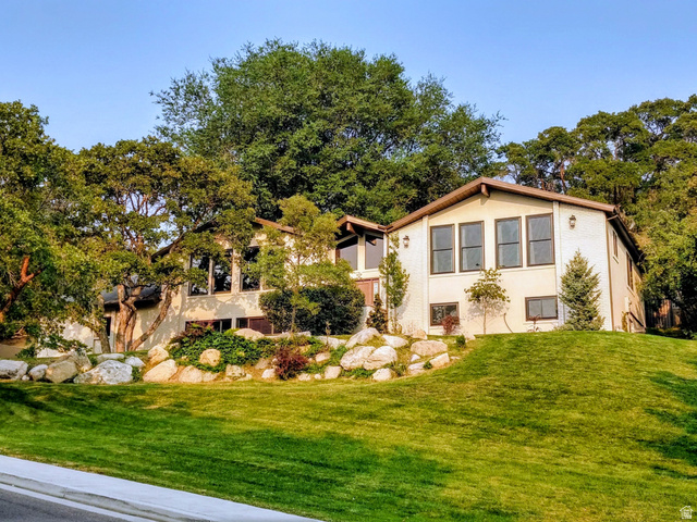 8 S MOUNTAIN WOOD LN, Sandy UT 84092