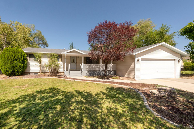 879 E Daisy St
                     MLS #2186056