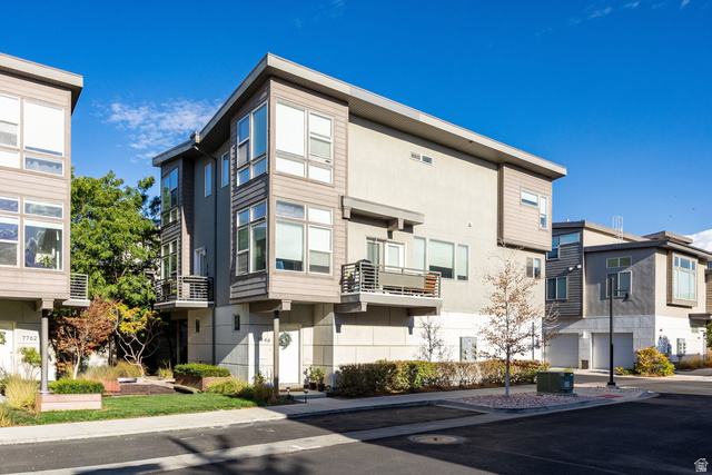 7748 S Rooftop Dr
                     MLS #2186149