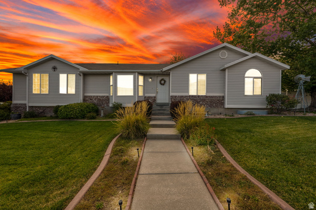 5719 W Moon Crest Ct
                     MLS #2186314