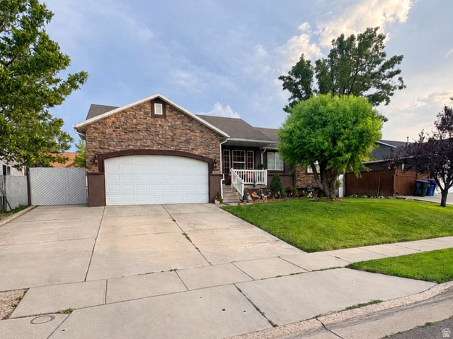 8031 W Danbury Dr
                     MLS #2186442