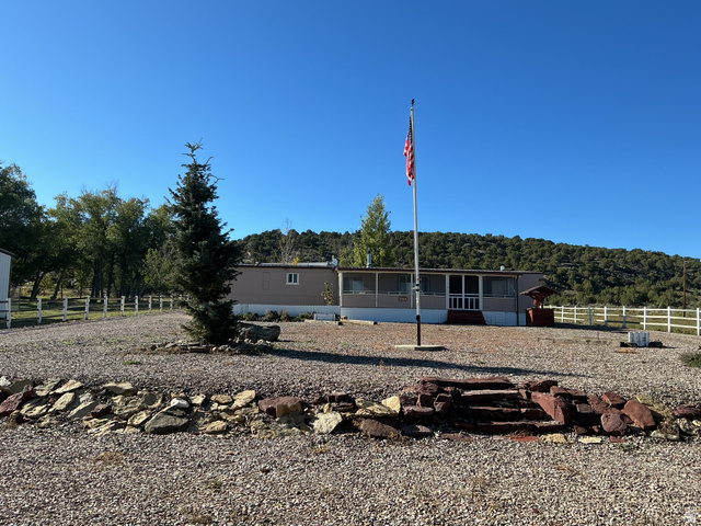 Main photo for 1464 E Valley Dr