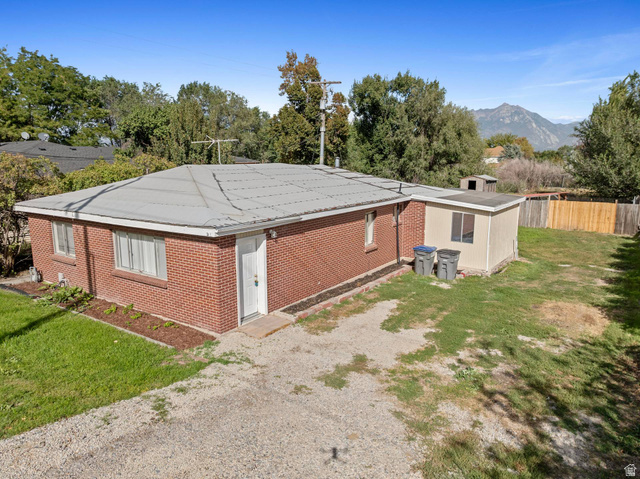 10689 S 2200 W
                     MLS #2186465