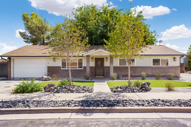 713 W Chaparral Dr
                     MLS #2186532