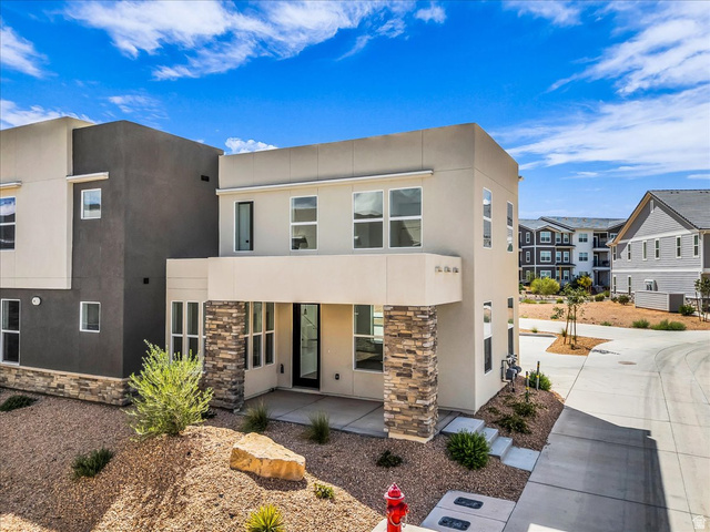 523 W OLIVE LN