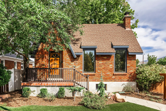 585 E Cleveland Ave
                     MLS #2186657