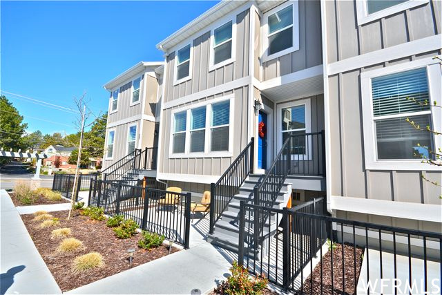 1285 W Winchester St S 22