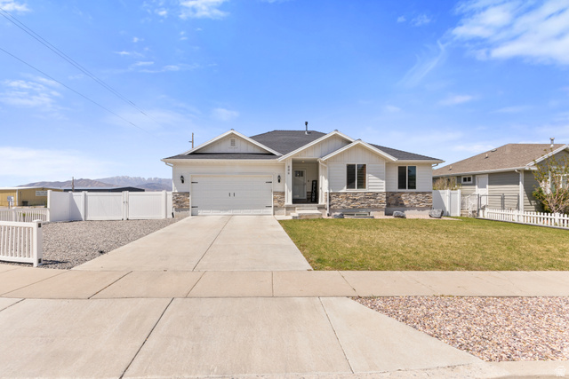 886 S CAMBRIDGE CIR, Tooele UT 84074