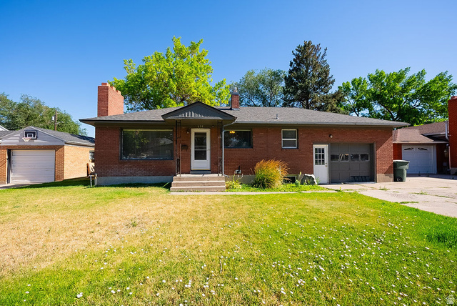 Main photo for 634 W Pine St