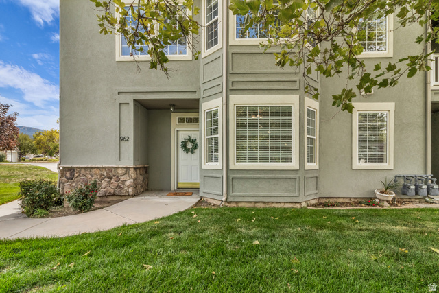 Main photo for 962 S Courtyard Ln