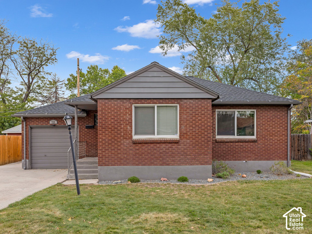 725 N Lafayette Dr
                     MLS #2187079