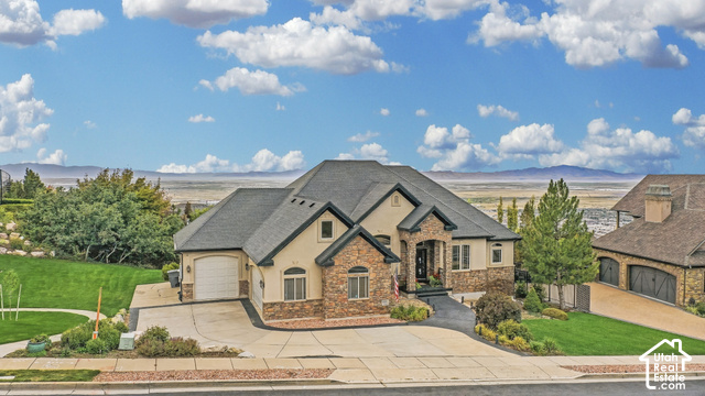 Main photo for 664 E Eagle Dr
