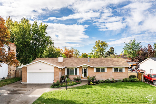 1556 E PETUNIA WAY, Sandy UT 84092