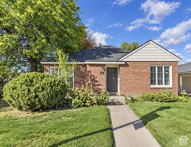 Main photo for 270 W Main St