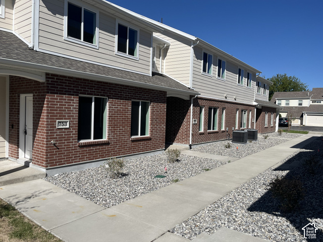 Main photo for 765 N Pheasantbrook Dr