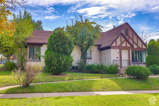 1187  29th St
                     MLS #2187477