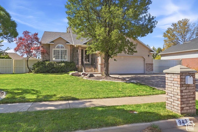 943  Meadowlark Ln
                     MLS #2187800